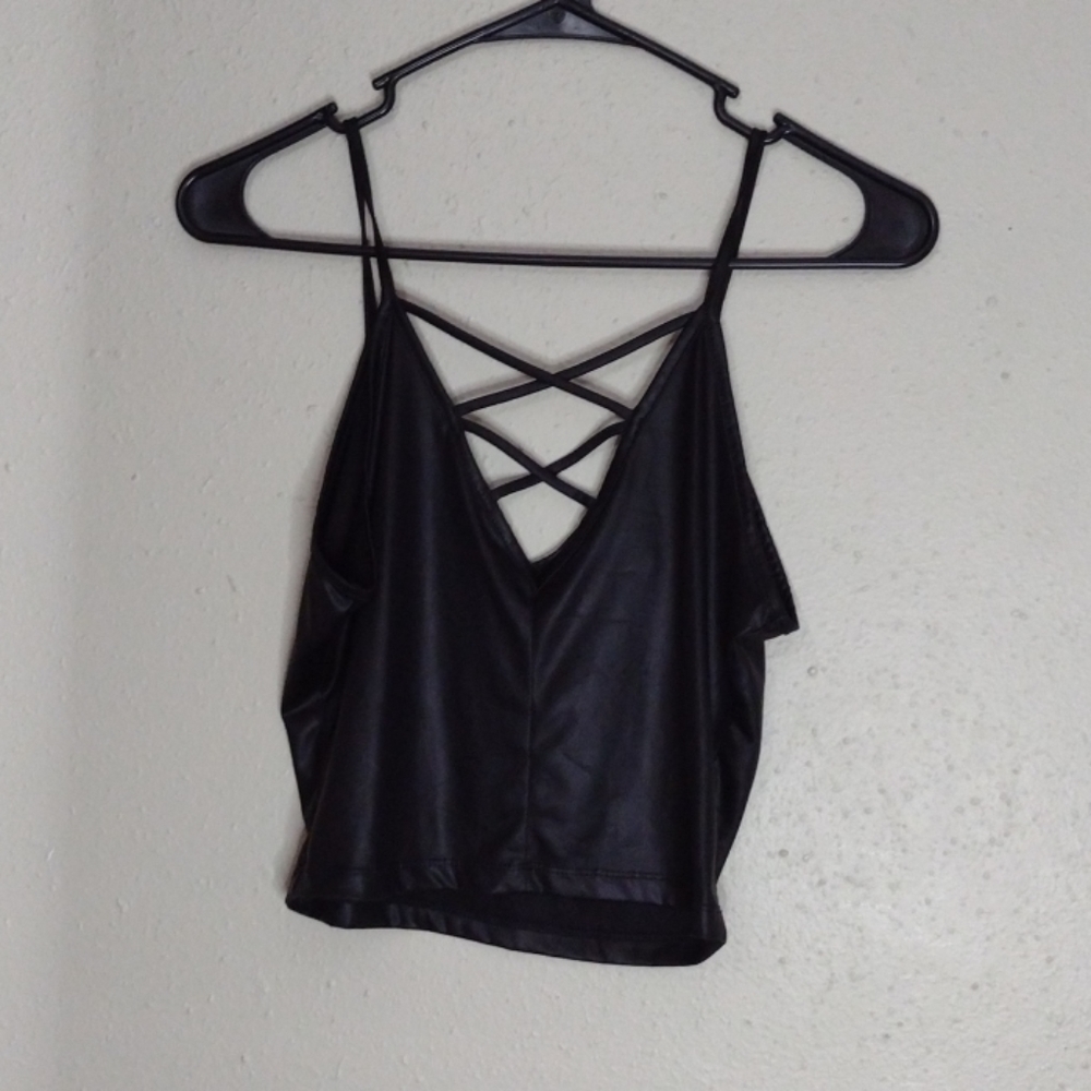 Front cross crop tank